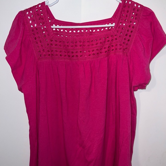st. john’s bay pink short sleeve blouse - Picture 3 of 4